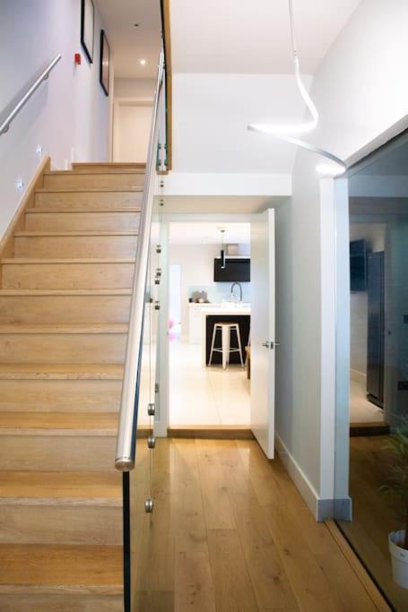 Edge14- Spacious, Stylish And Near The Beach! Newquay  Exterior photo